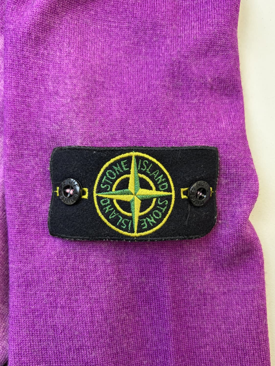 스톤아일랜드 리버시블 컴파스 로고 스웨터 상품이미지5