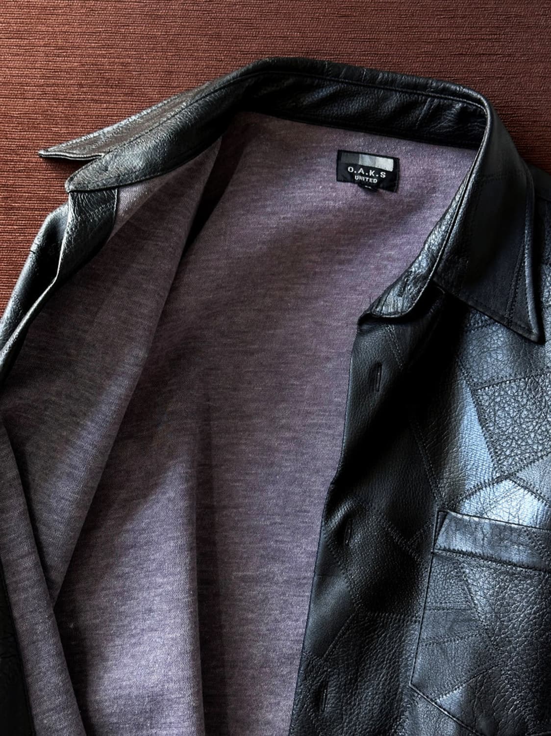 Fake leather irregular panel design shir 상품이미지5