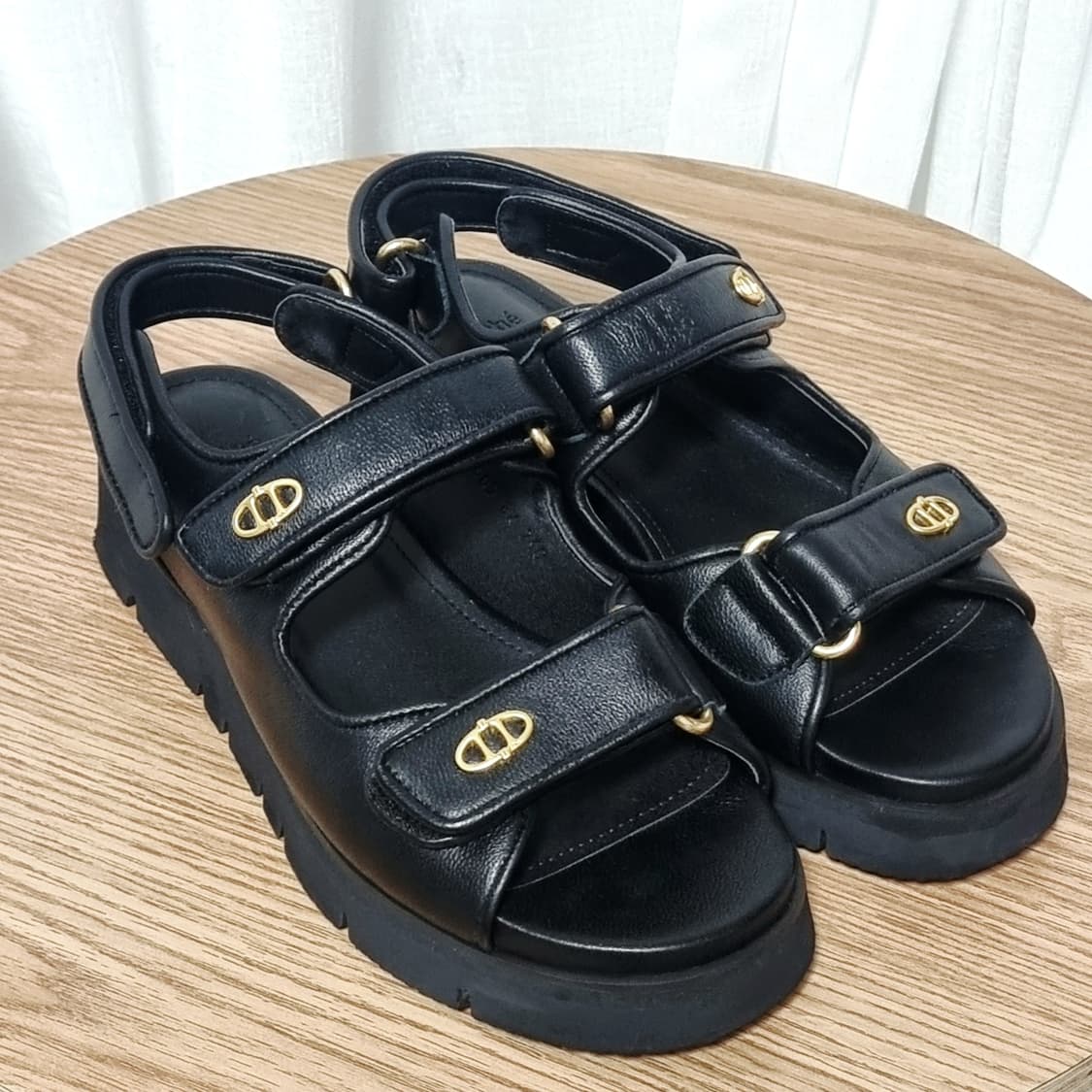 아떼 바네사브루노 로고장식 천연가죽 샌들 슬리퍼 (240mm) 상태좋음 상품이미지5