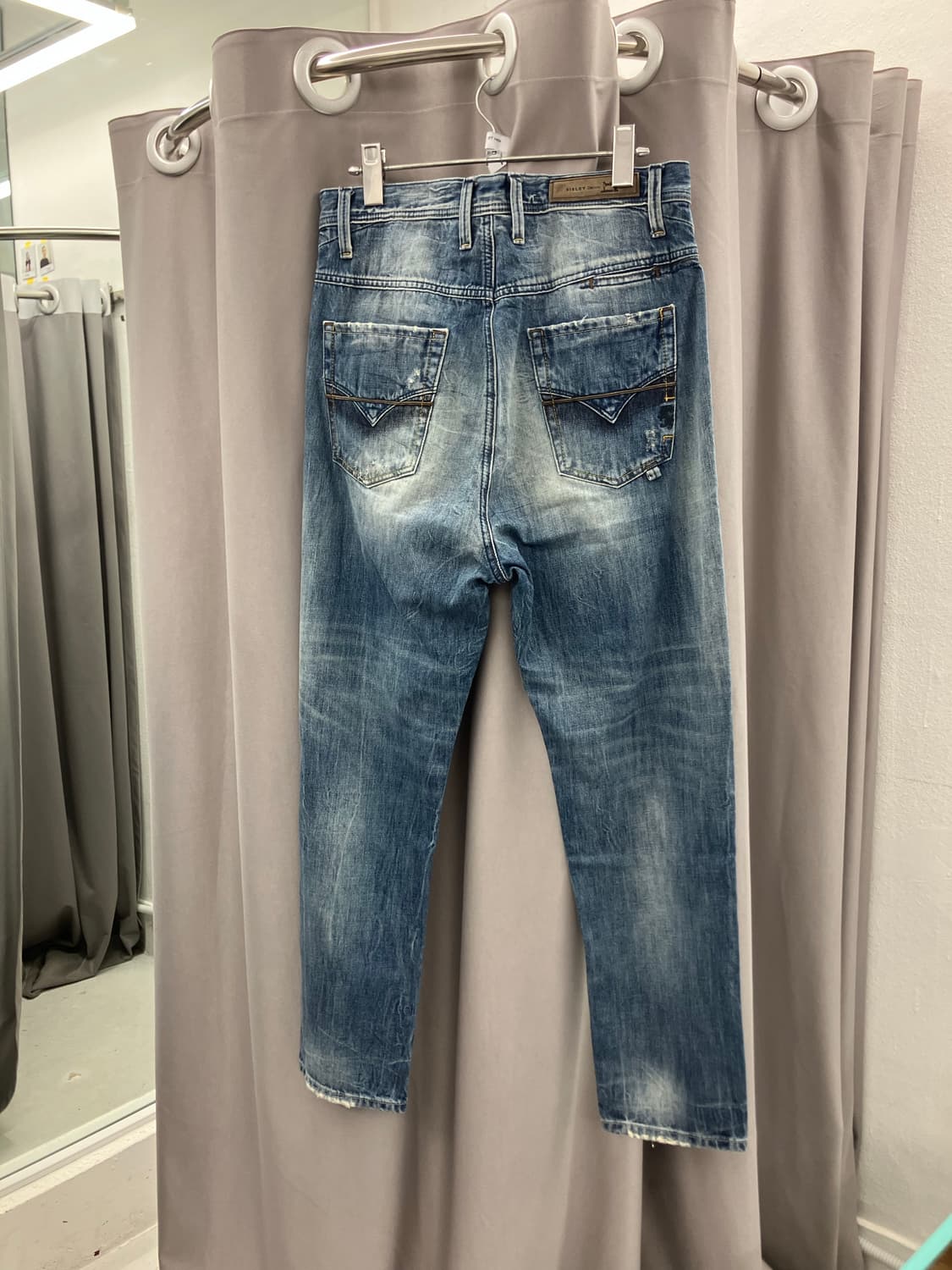 시슬리 스탠다드핏 디스트로이드 데님진 상품이미지3