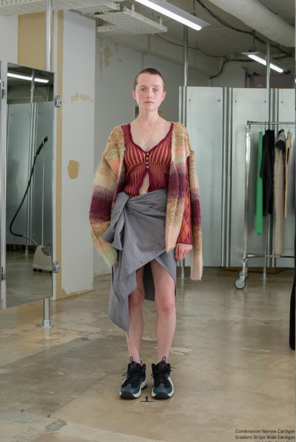 퍼버즈 그라디언트 와이드 스트라이프 가디건 상품이미지1