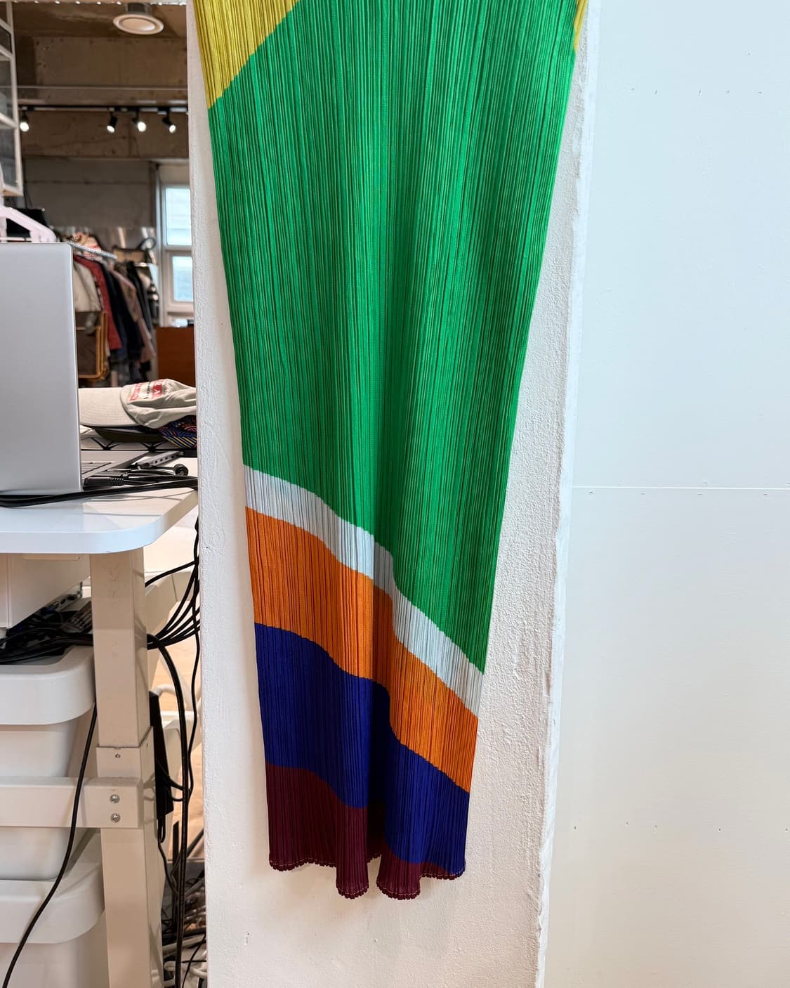 플리츠 플리즈 멀티컬러 슬리브리스 원피스  상품이미지4