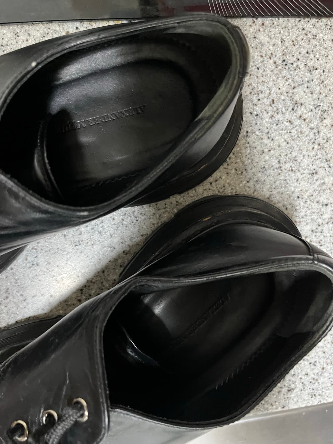 알렉산더 맥퀸 트레드 더비 블랙 43 상품이미지4