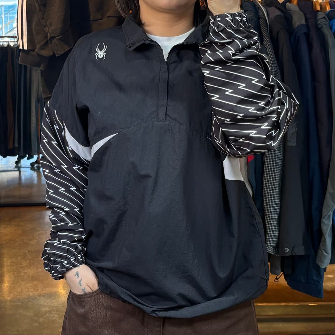 스파이더 블랙 반집업 상품이미지1