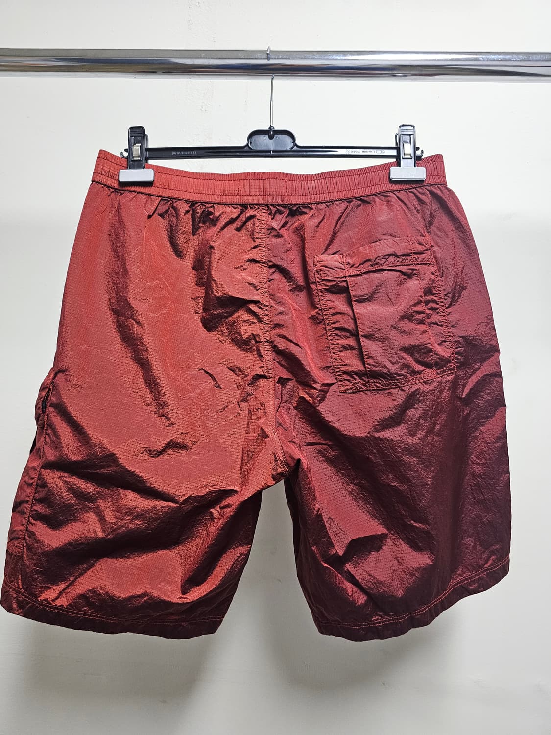 스톤아일랜드 나일론 메탈 립스탁 반바지 상품이미지2