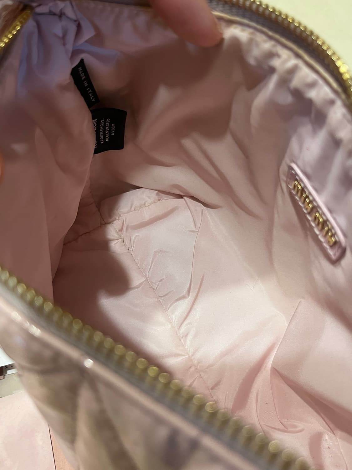 미우미우 마테라쎄 핑크 숄더 백 상품이미지5