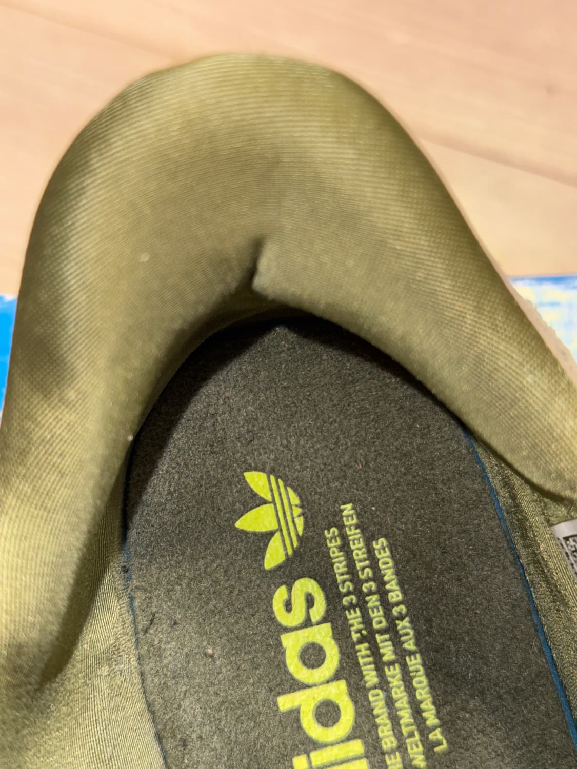 아디다스 오즈위고 트레이스 카고 / 270 / 색상: 트레이스 카고 /  상품이미지5