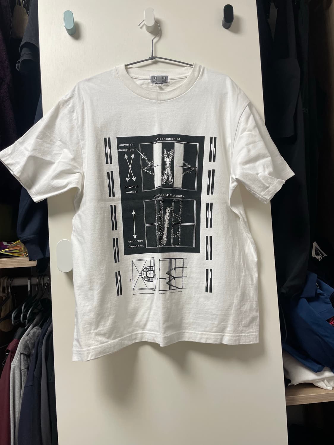 카브엠트 티셔츠 판매합니다 상품이미지1