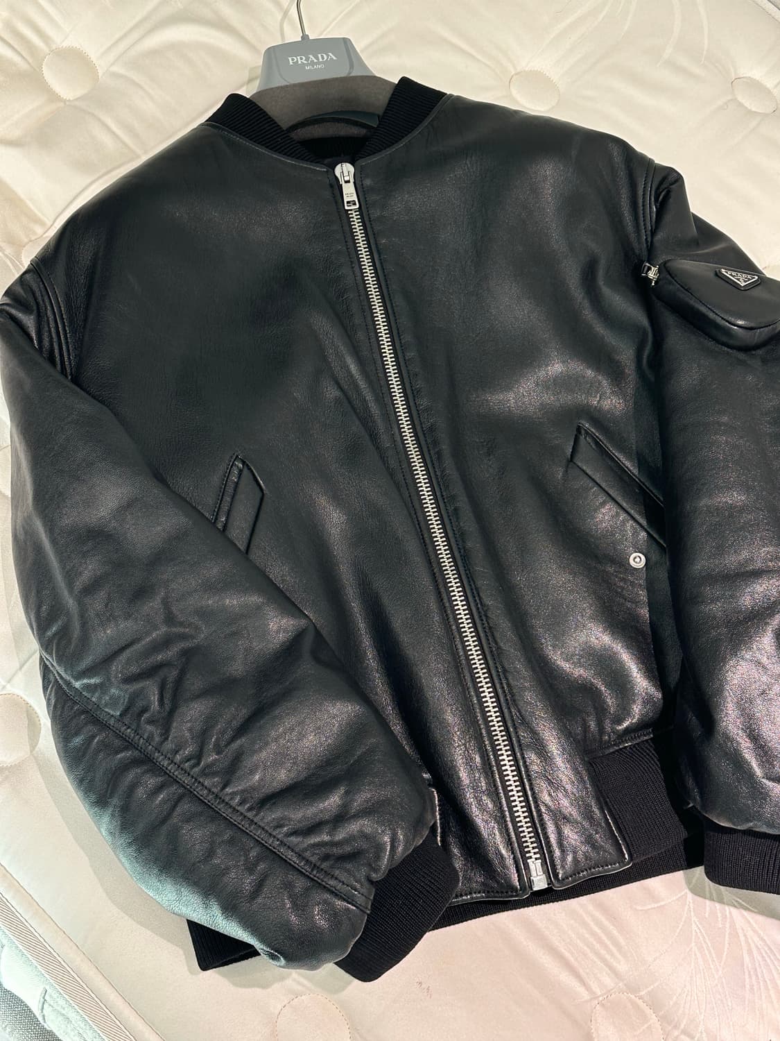 프라다 나파 레더 봄버 자켓 52사이즈 상품이미지1