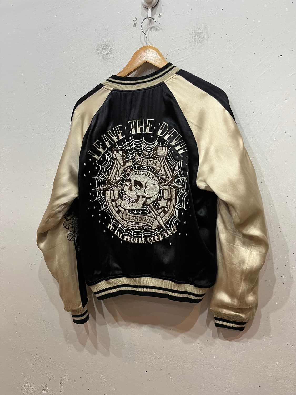 琵男志 리버시블 TENNYO 스컬 자수 스카쟌 상품이미지3