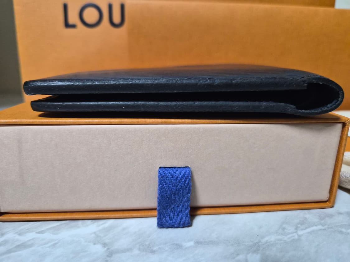 루이비통   멀티플 월릿  에피 레더 반지갑 상품이미지4