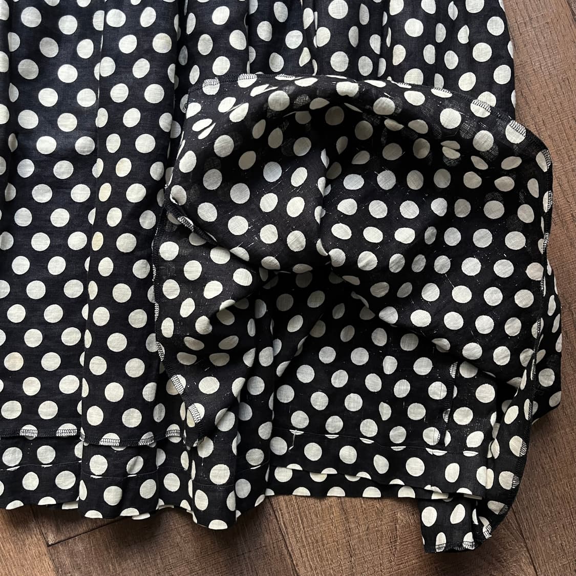 Dot Asymmetry Pleats Skirt 상품이미지7