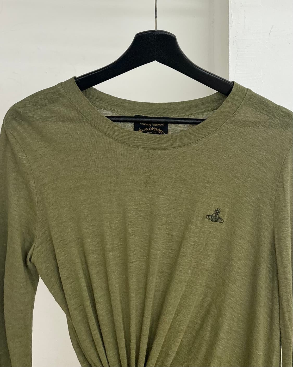 비비안웨스트우드 오브로고 올리브 그린 피티드 실루엣 롱슬리브  상품이미지2