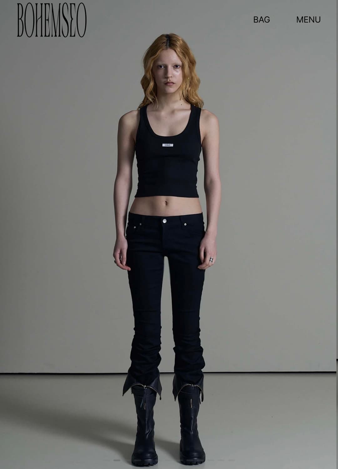 보헤미안서울 베이직 슬리브리스 크롭탑 블랙 상품이미지2