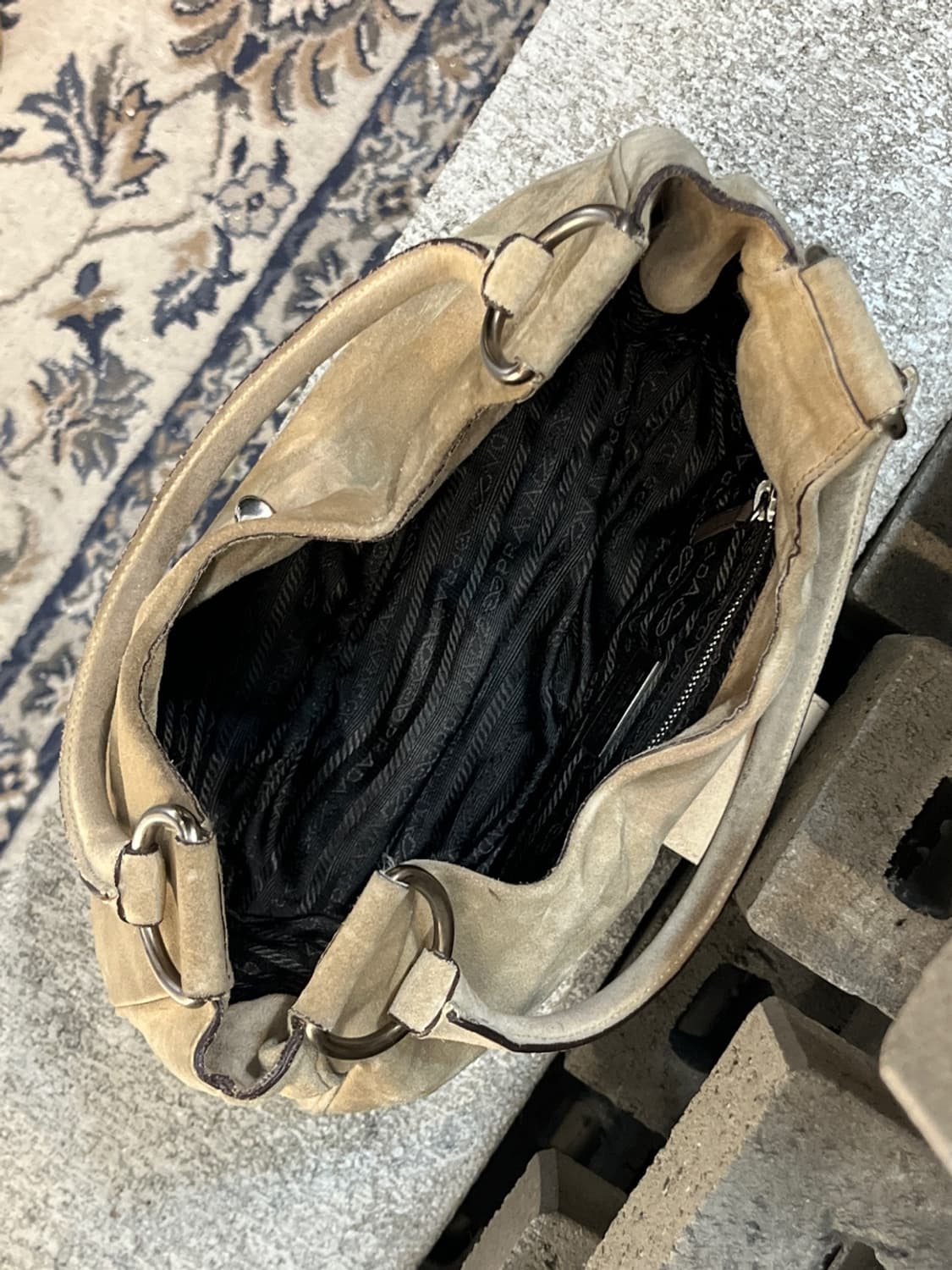 프라다 카멜 스웨이드 호보 백 상품이미지10