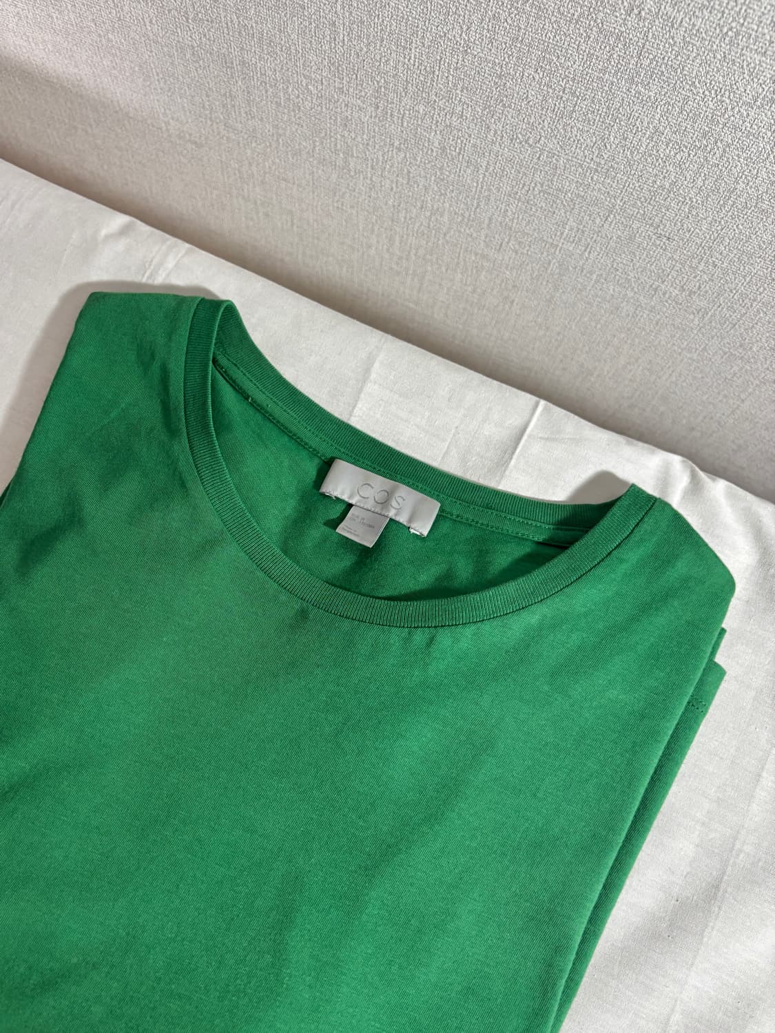 택포/S급) COS 코튼100 그린 반팔 티셔츠  상품이미지7