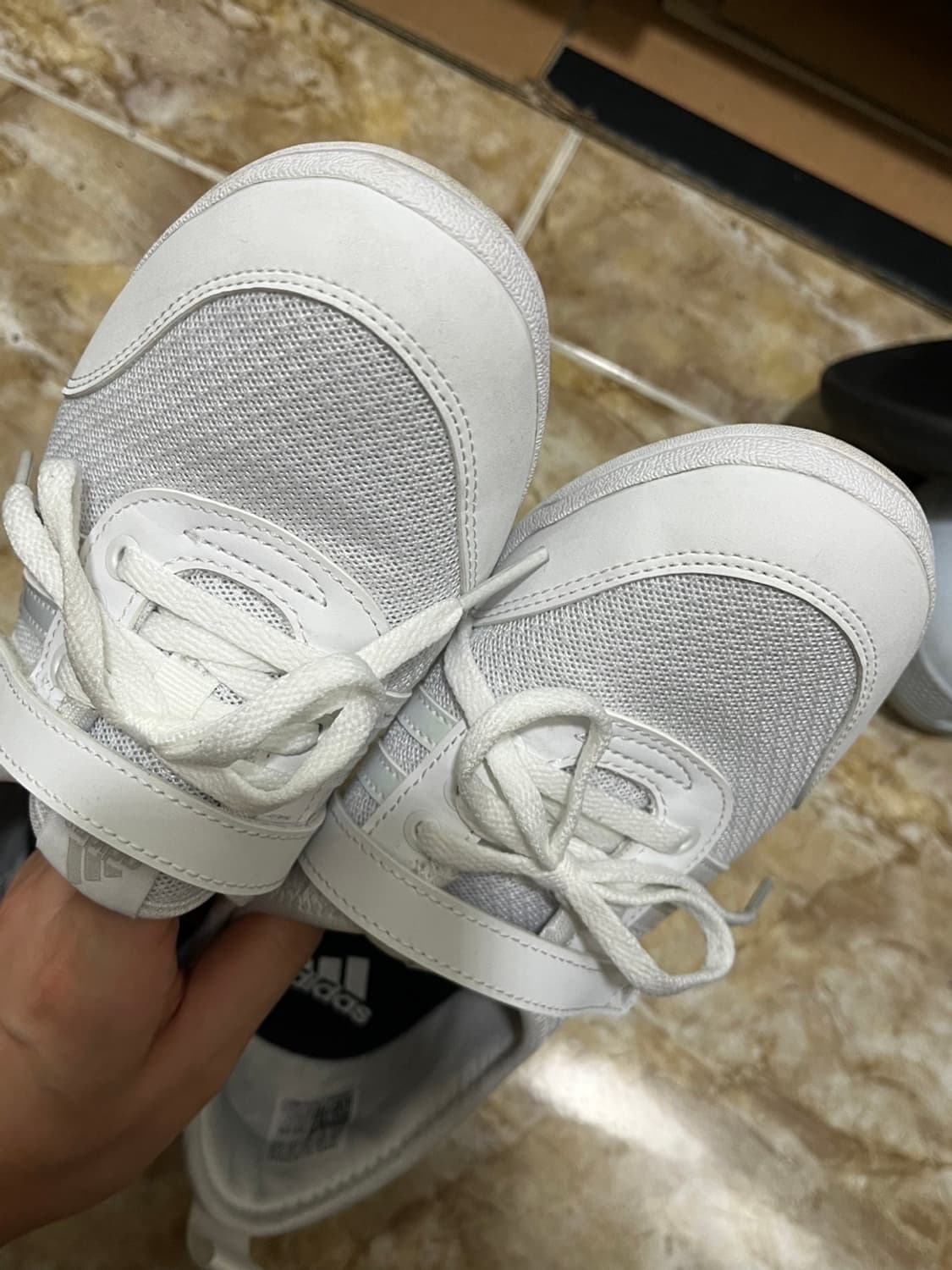 [아디다스 adidas] 디오나 2.0 화이트 그레이 투(245) 상품이미지3