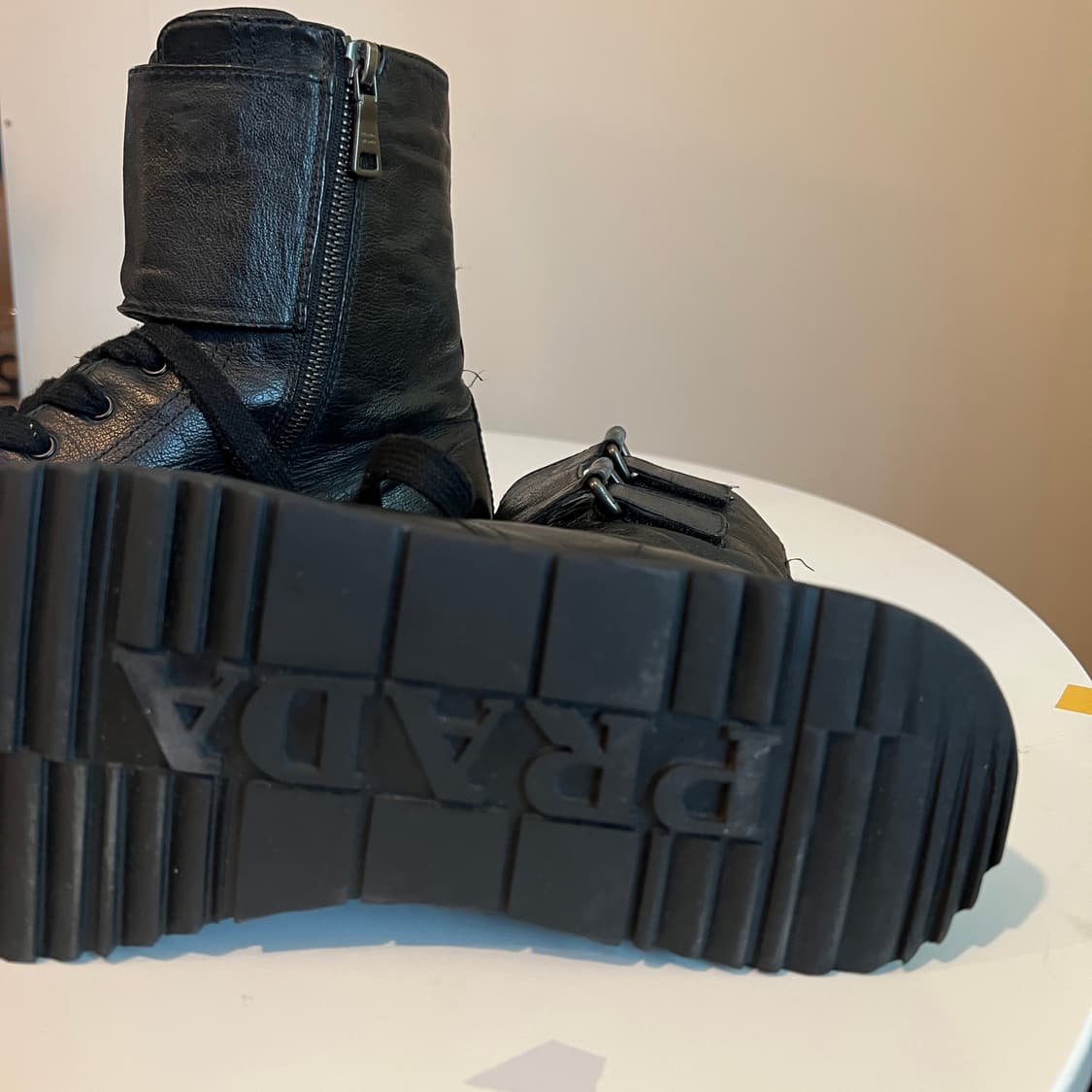 프라다 컴뱃 부츠 상품이미지9