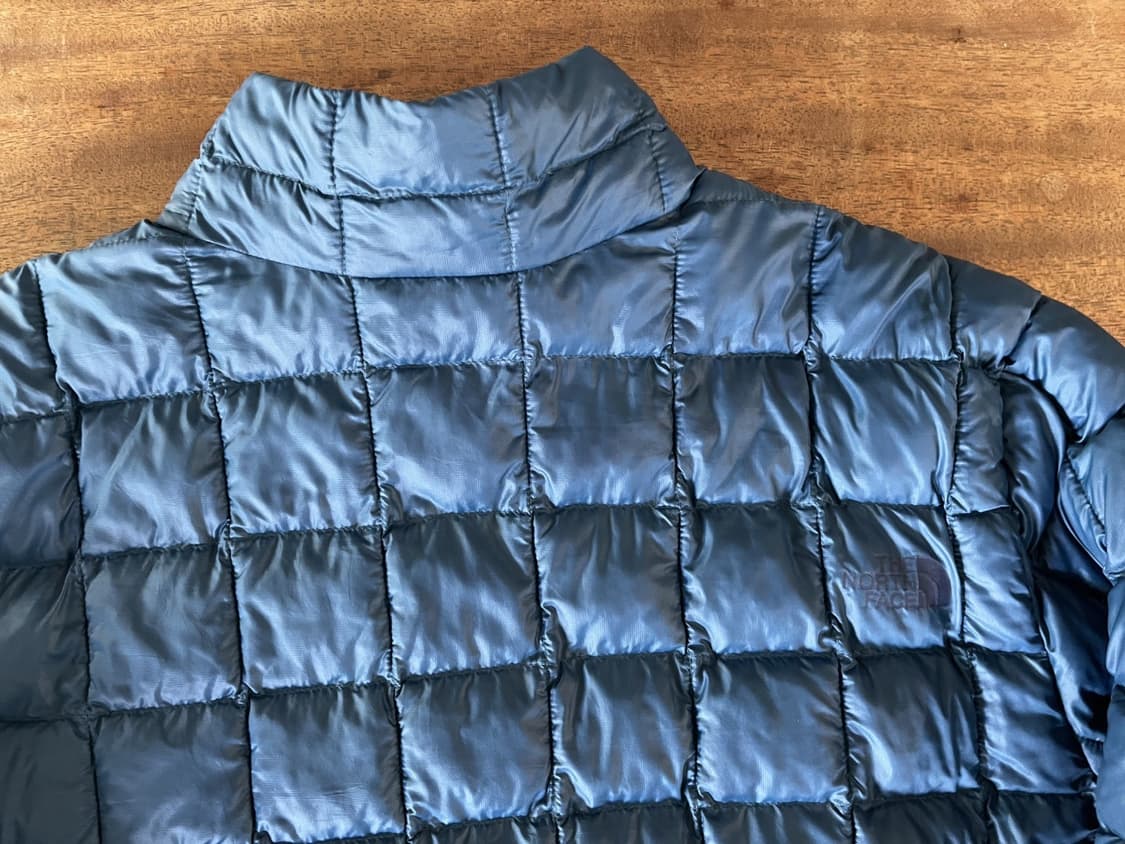 노스페이스 써모볼 에코 경량 자켓 블루 패딩 상품이미지9