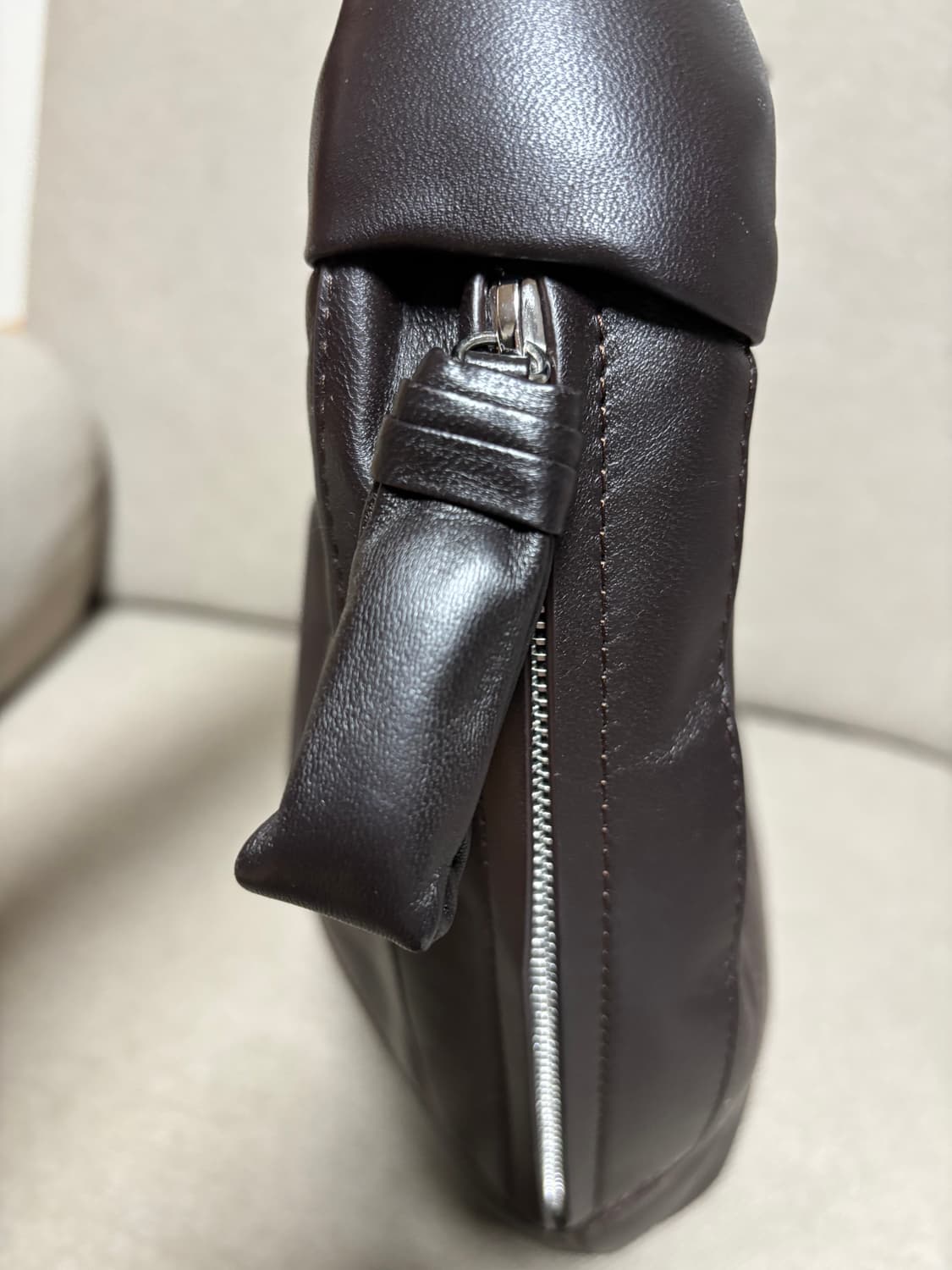 르메르 포춘 크루아상 백 다크 초컬릿 상품이미지6