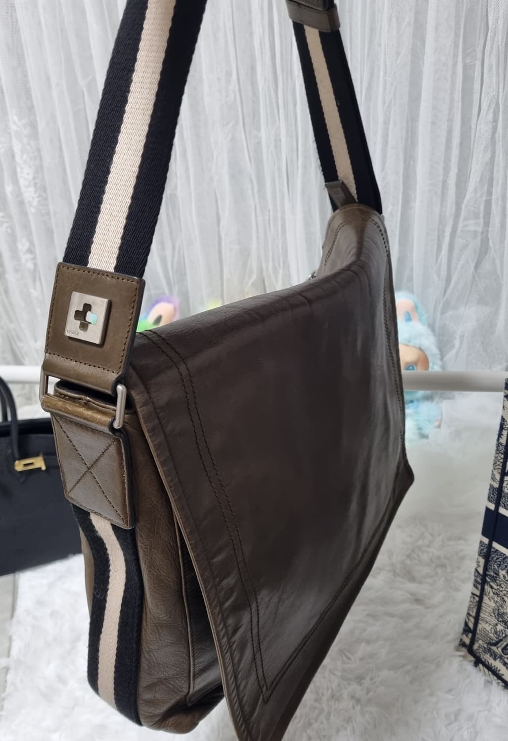 정품) 발리 메신저 백  상품이미지4