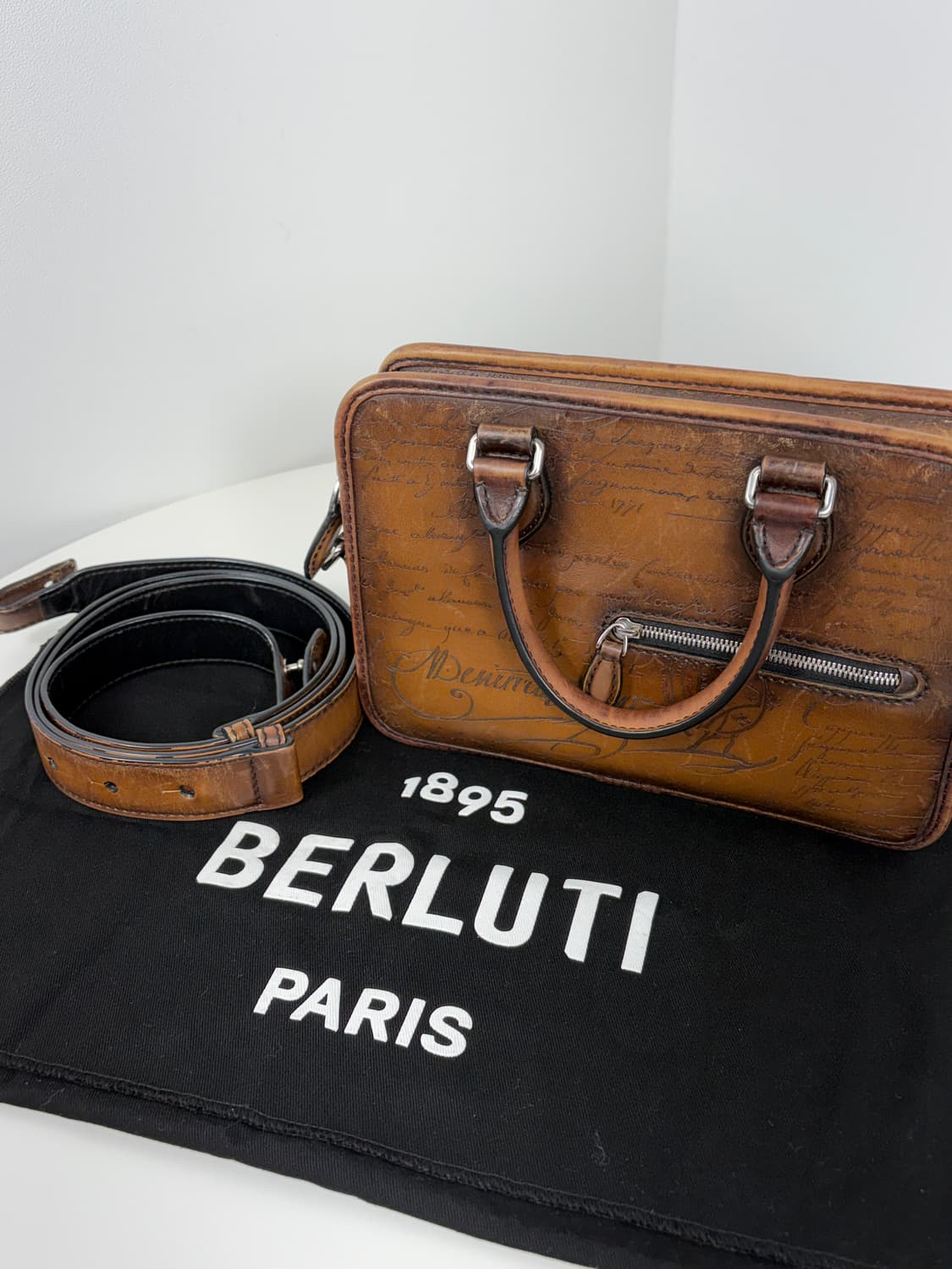 벨루티 원 주르 스크리토 크로스백 상품이미지5