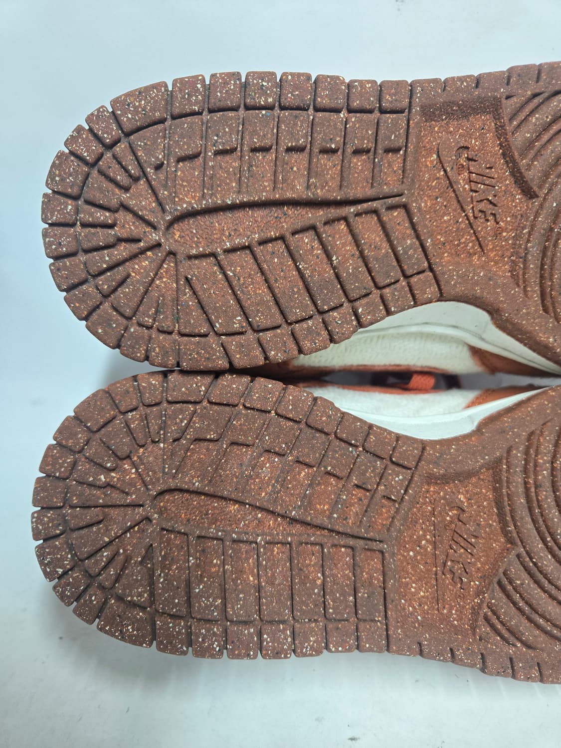 나이키 덩크 로우 SE썬 클럽 번트선라이즈235mm 상품이미지8