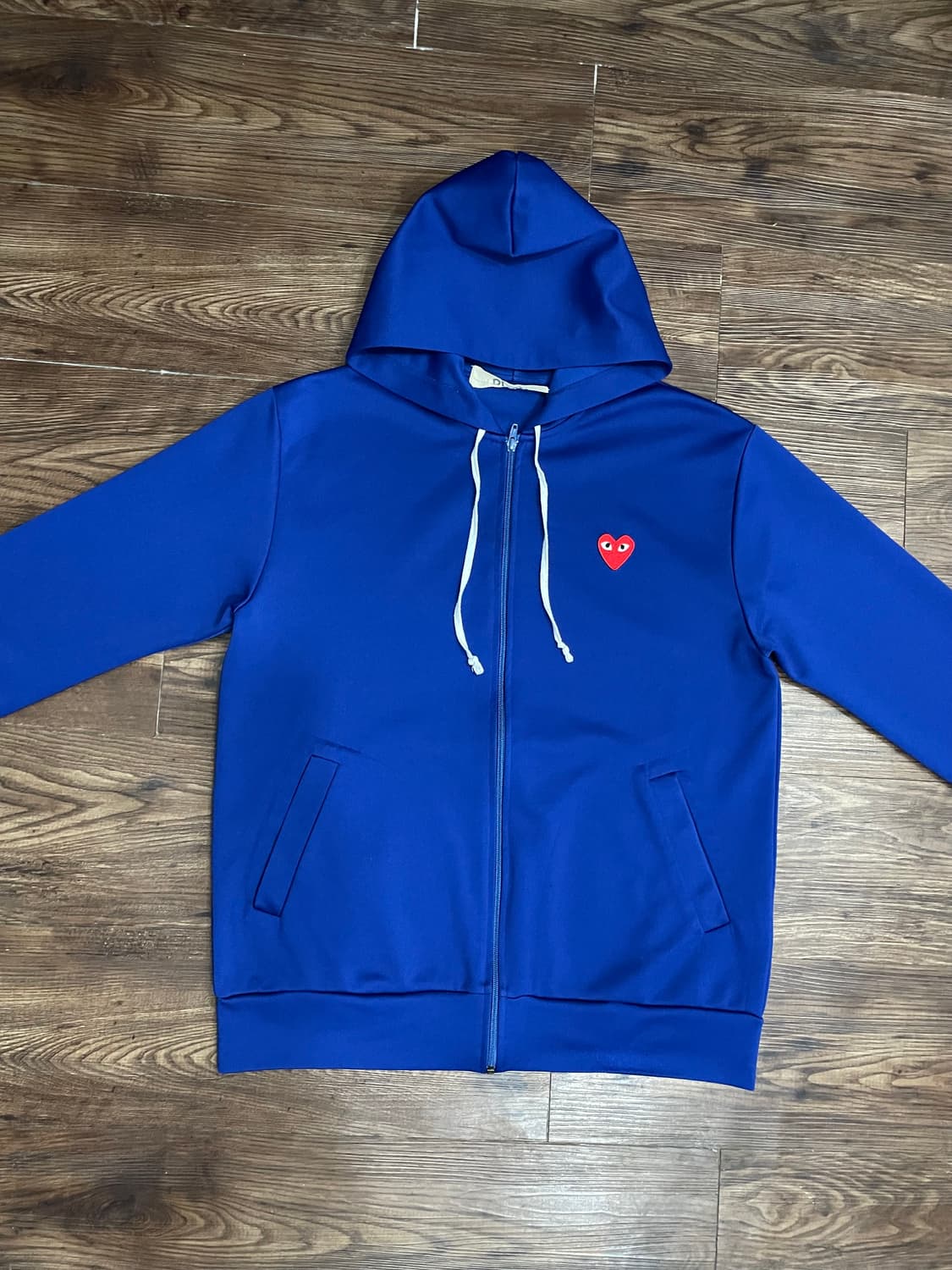 꼼데가르송 블루 레드와펜 후드집업 상품이미지1