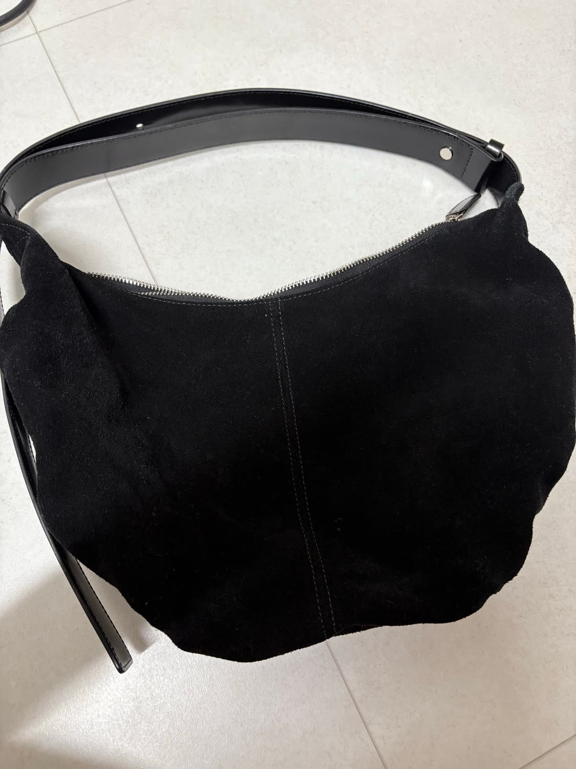 낫띵리튼 호보백 스웨이드블랙 상품이미지2