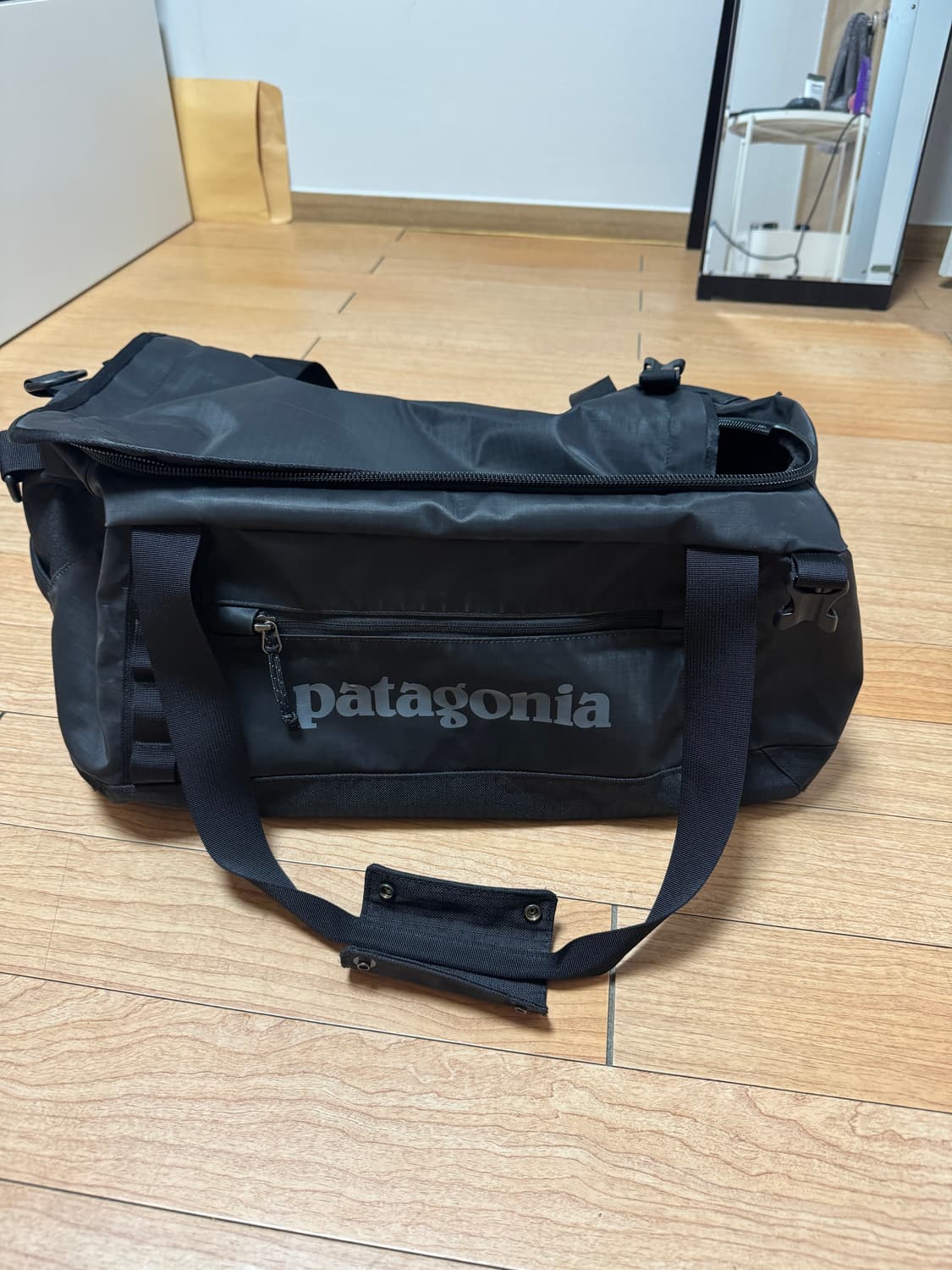 파타고니아 블랙홀 더플백 40L 상품이미지1