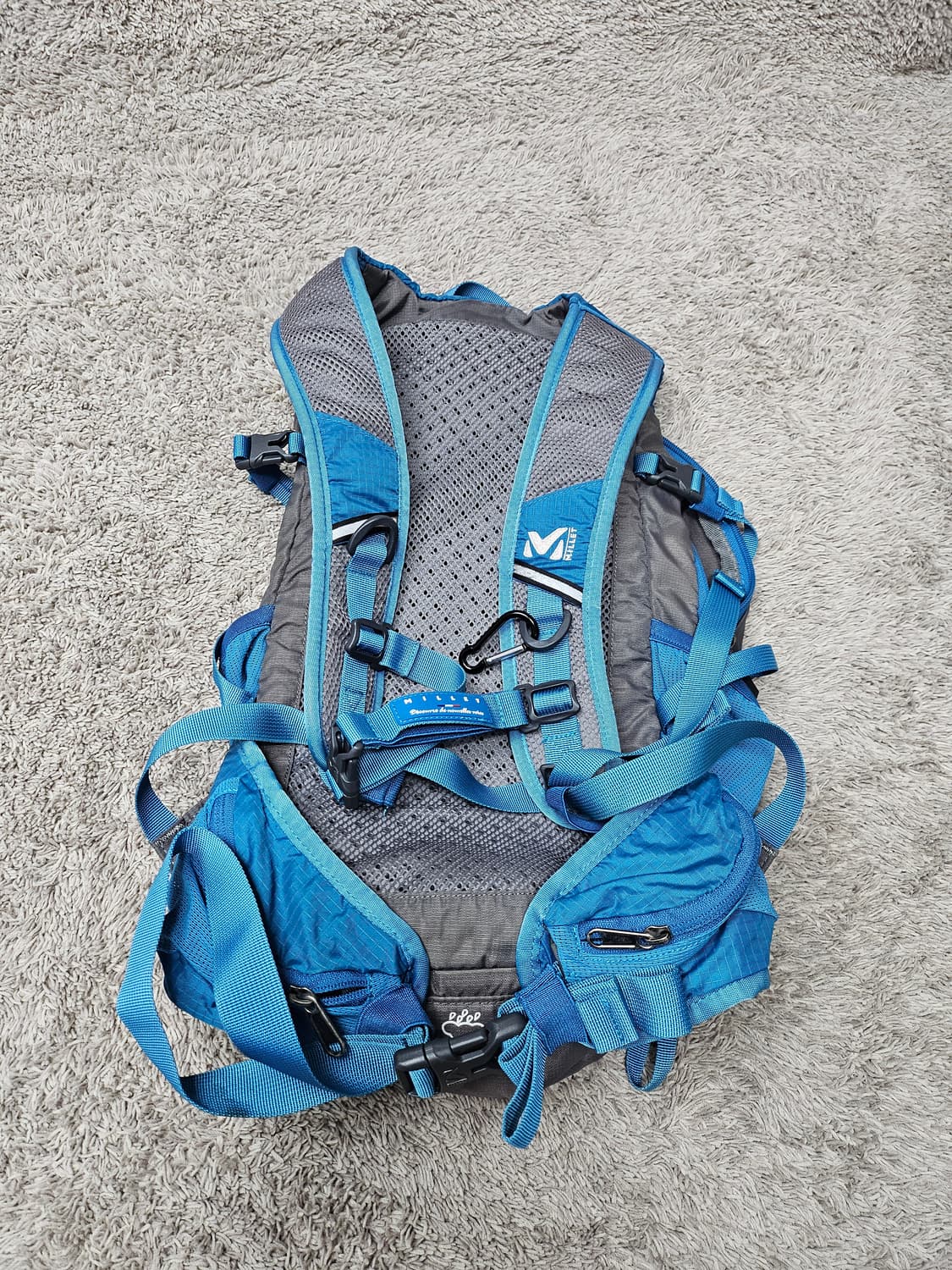 밀레 아웃트랙 15L 등산 배낭 블루 (레인커버포함) 상품이미지4