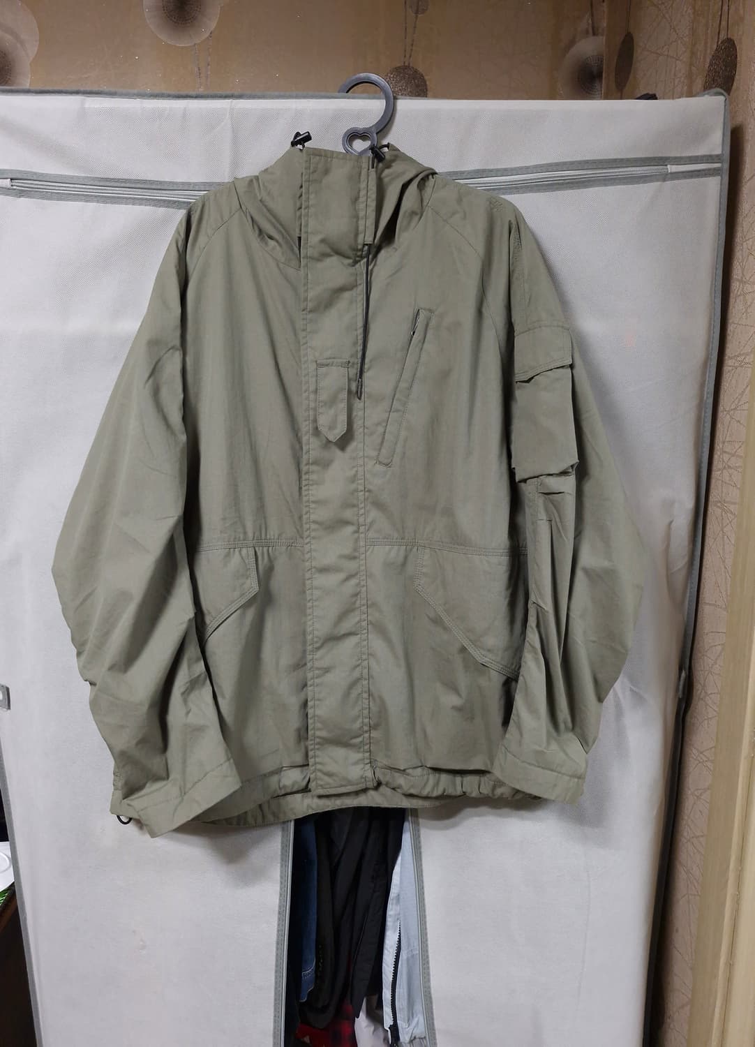 무신사 스탠다드 시티레저 후드 쉘파카 라이트 카키 상품이미지1