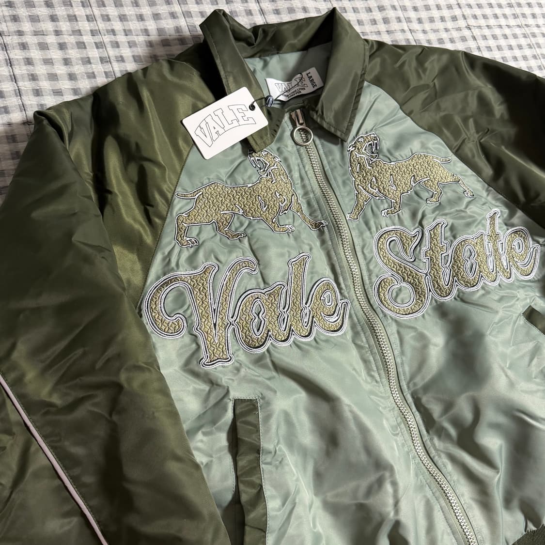 (L) Vale Forever 재규어 바시티 봄버 자켓 올리브 상품이미지3