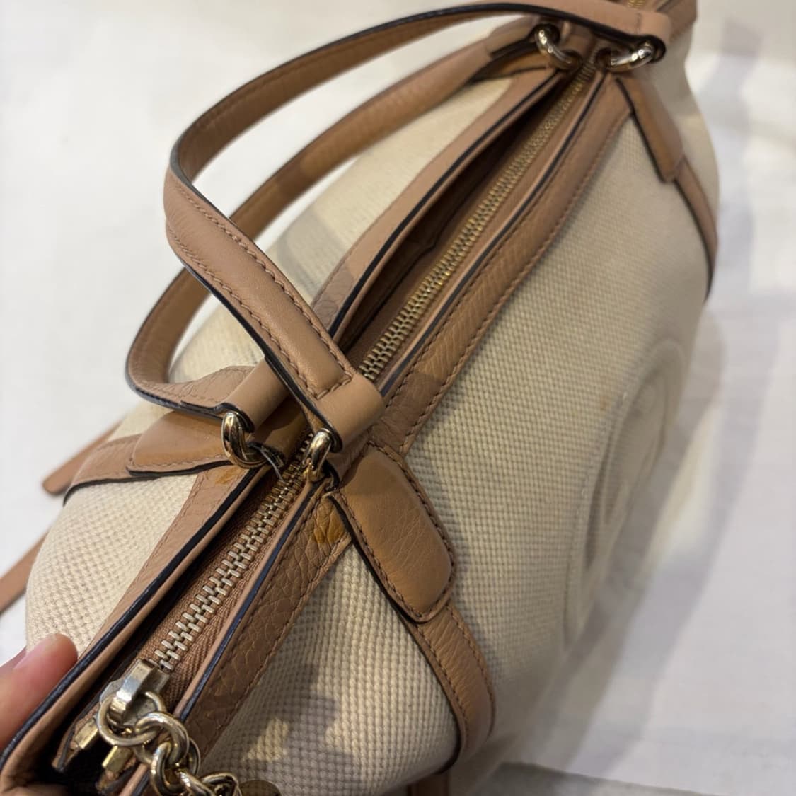 구찌 엠보스 소호 캠버스 투웨이 가방 상품이미지9