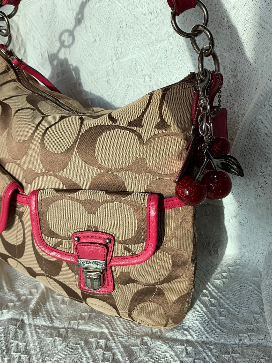 💗 Coach 베이지 핑크 투버클 숄더백 상품이미지2