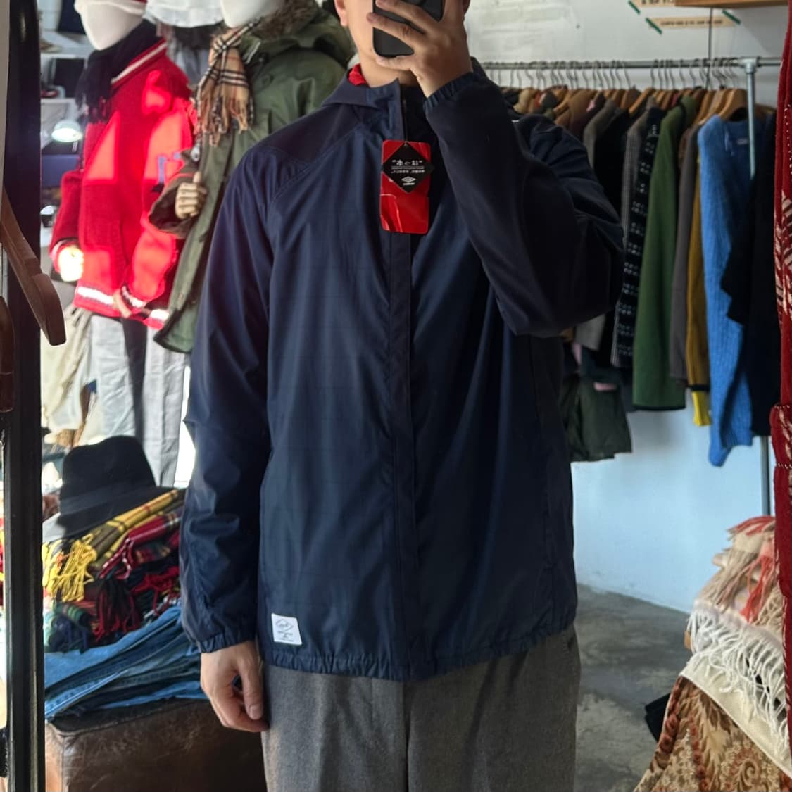 (착용컷) UMBRO 트랙 후드 자켓 (남성용 100) 상품이미지3