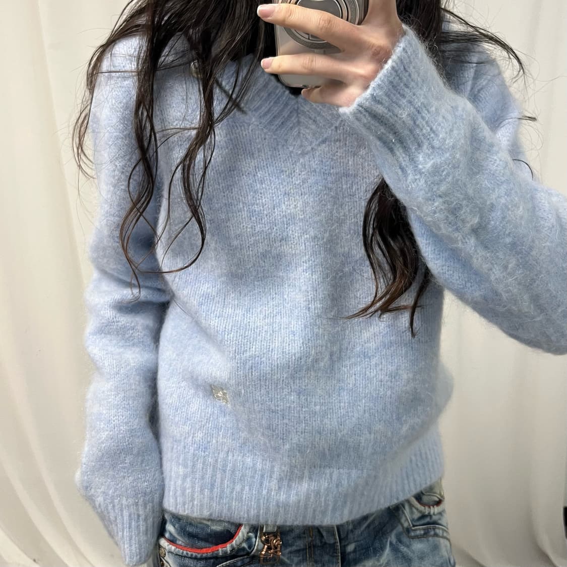 Satur Two-tone Mohair V-neck Knit  상품이미지3