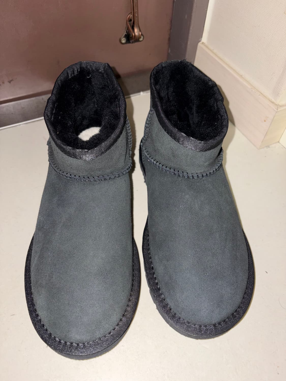 어그 클래식 미니 블랙 상품이미지2