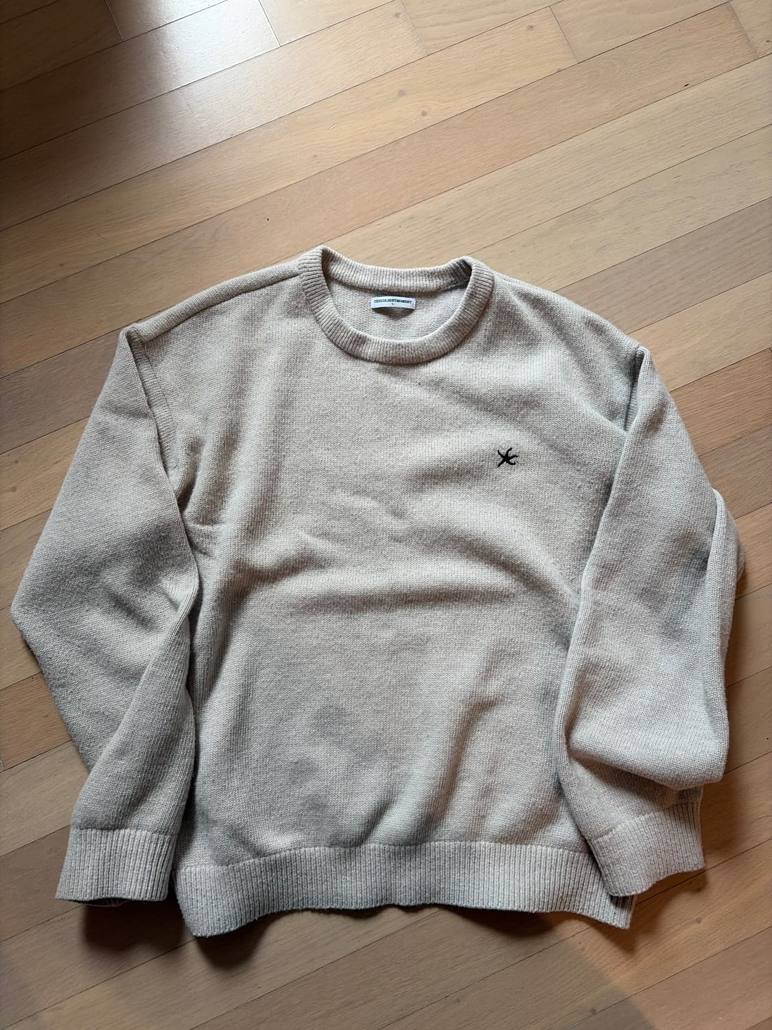 더콜디스트모먼트 베이지 니트 상품이미지1