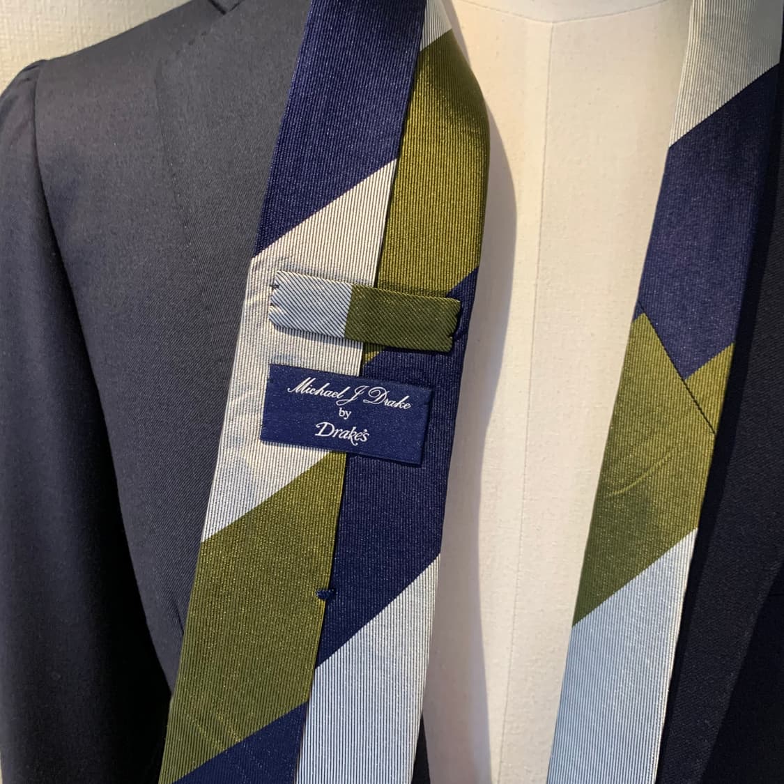드레익스(Drakes) 명품 레지멘탈 클래식넥타이 최상급 A+등급 상품이미지2