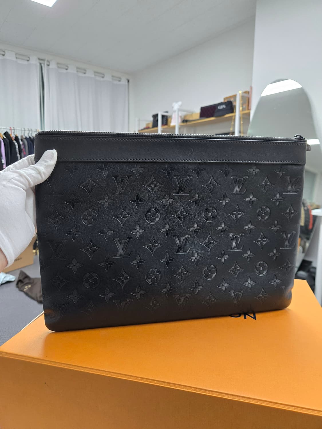 [A급컨디션] 루이비통 쉐도우 클러치백 상품이미지2