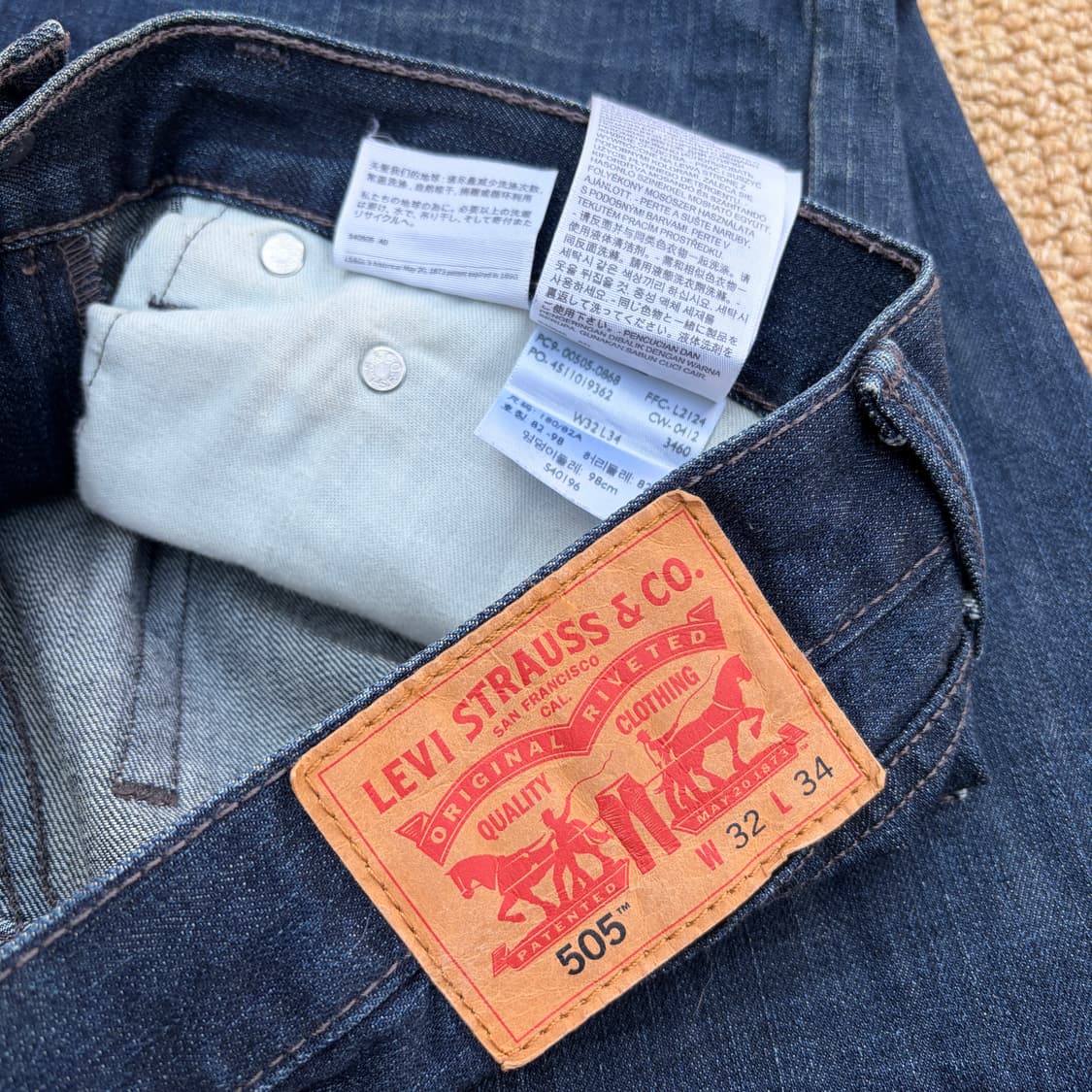 리바이스 505 스트레이트핏 워싱 팬츠 상품이미지3