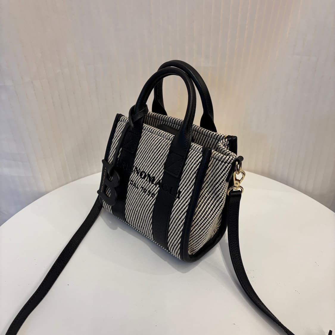 정품 브루노말리 캔버스 크로스백     상품이미지5