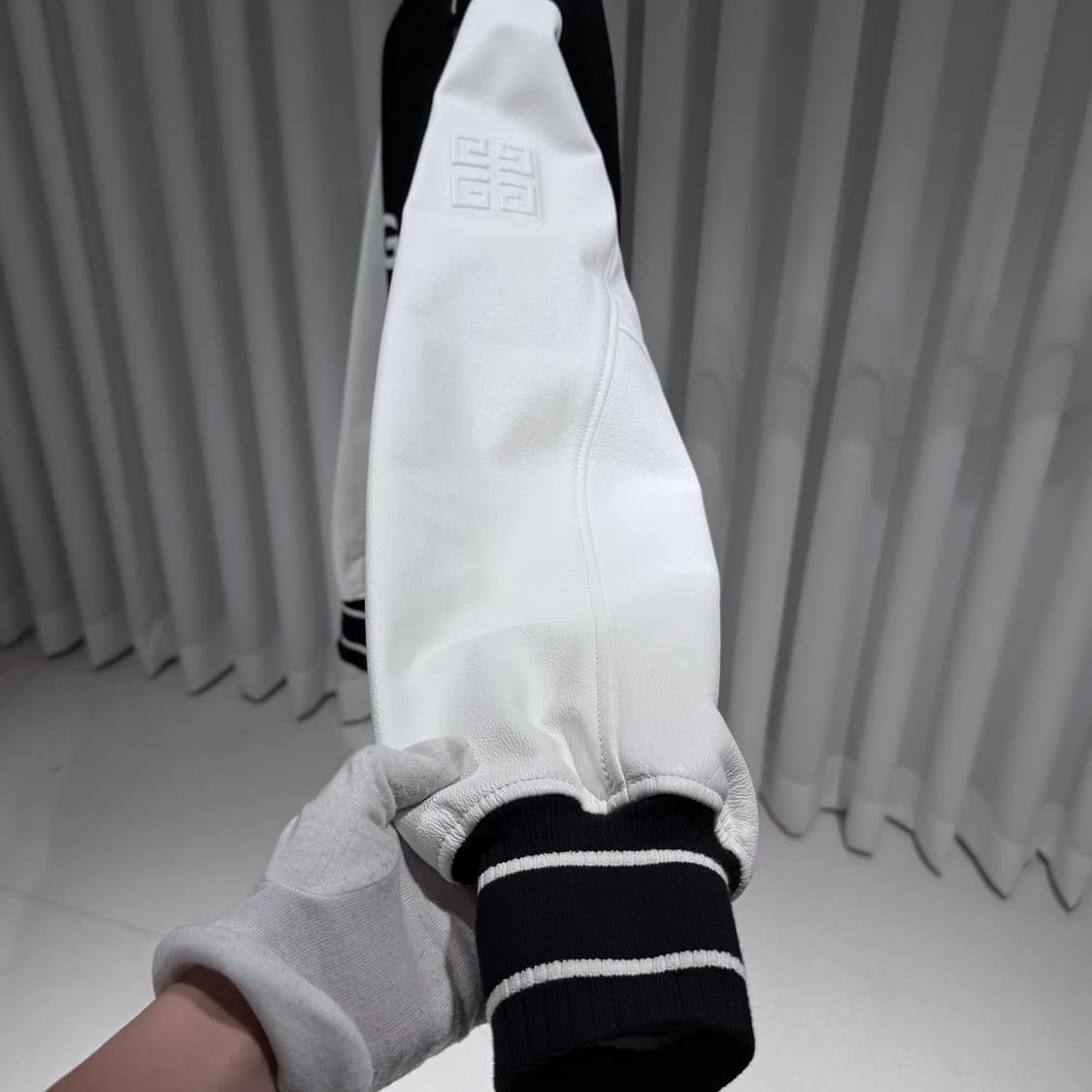 (A+/48) / 지방시 컬리지 바시티 자켓 블랙 화이트 상품이미지3