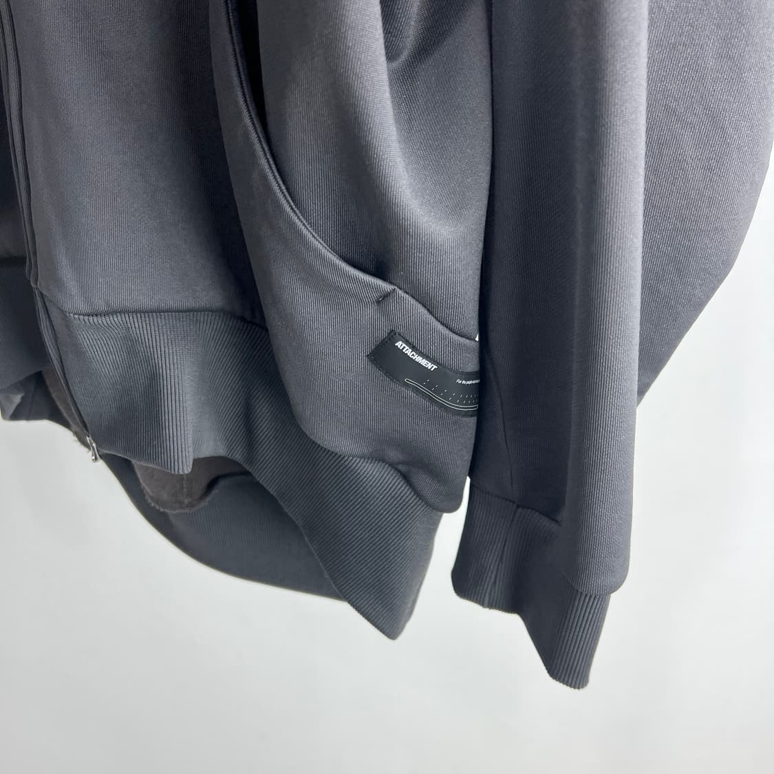 어태치먼트 나일론 커버드넥 후드 집업 상품이미지8