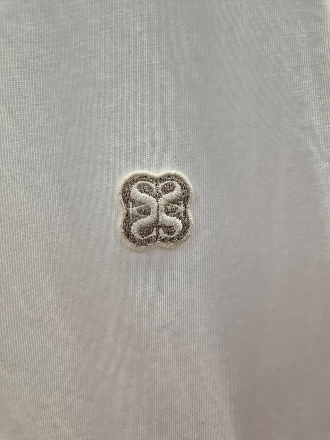 SATUR 화이트 XL 반팔티 상품이미지5