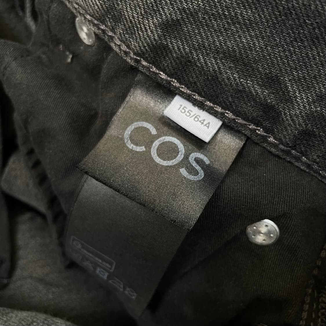 cos 코스 와이드핏 블랙 워싱 데님 25 상품이미지4