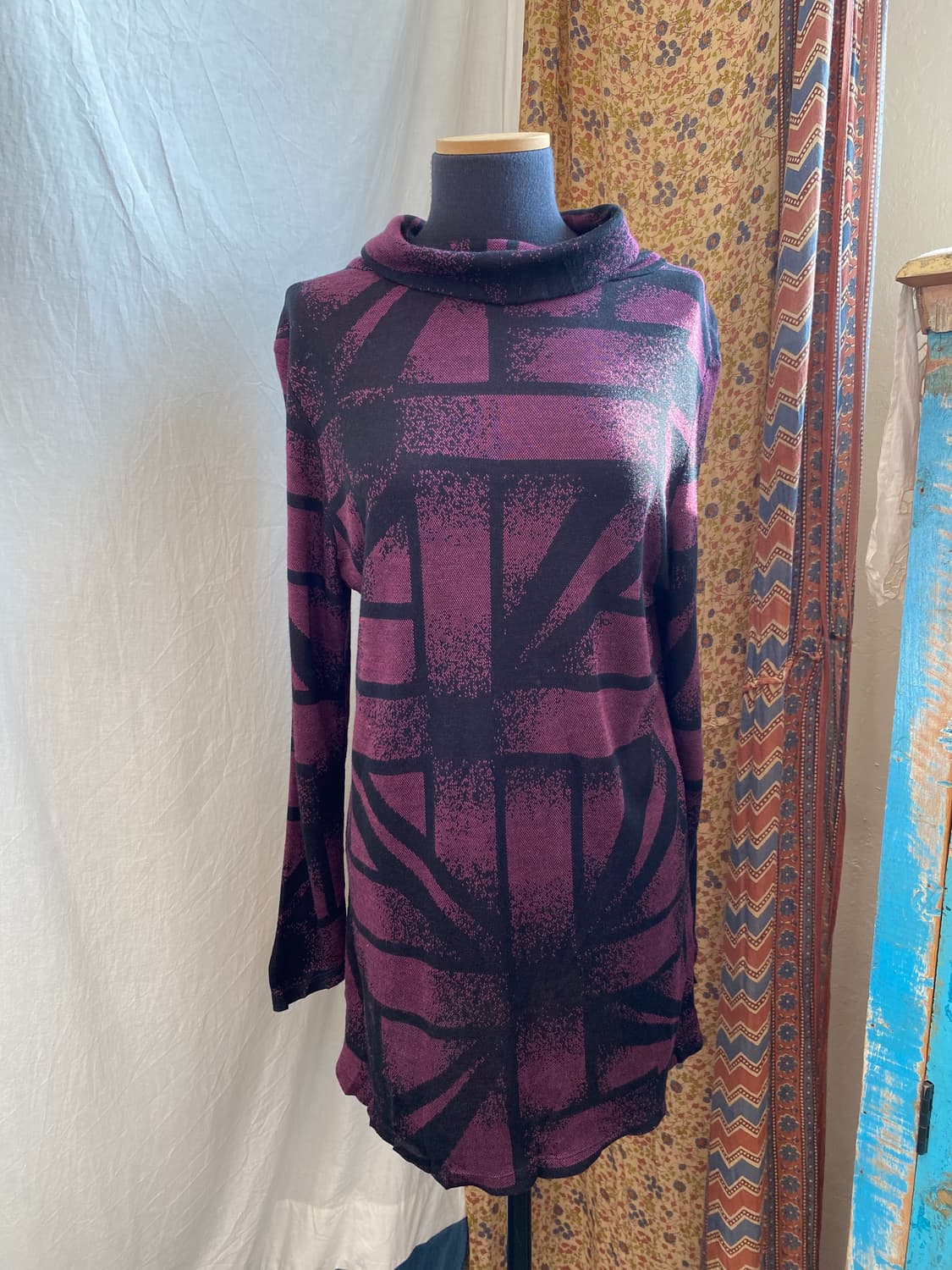 빈티지 패턴 하이넥탑(L) 상품이미지1