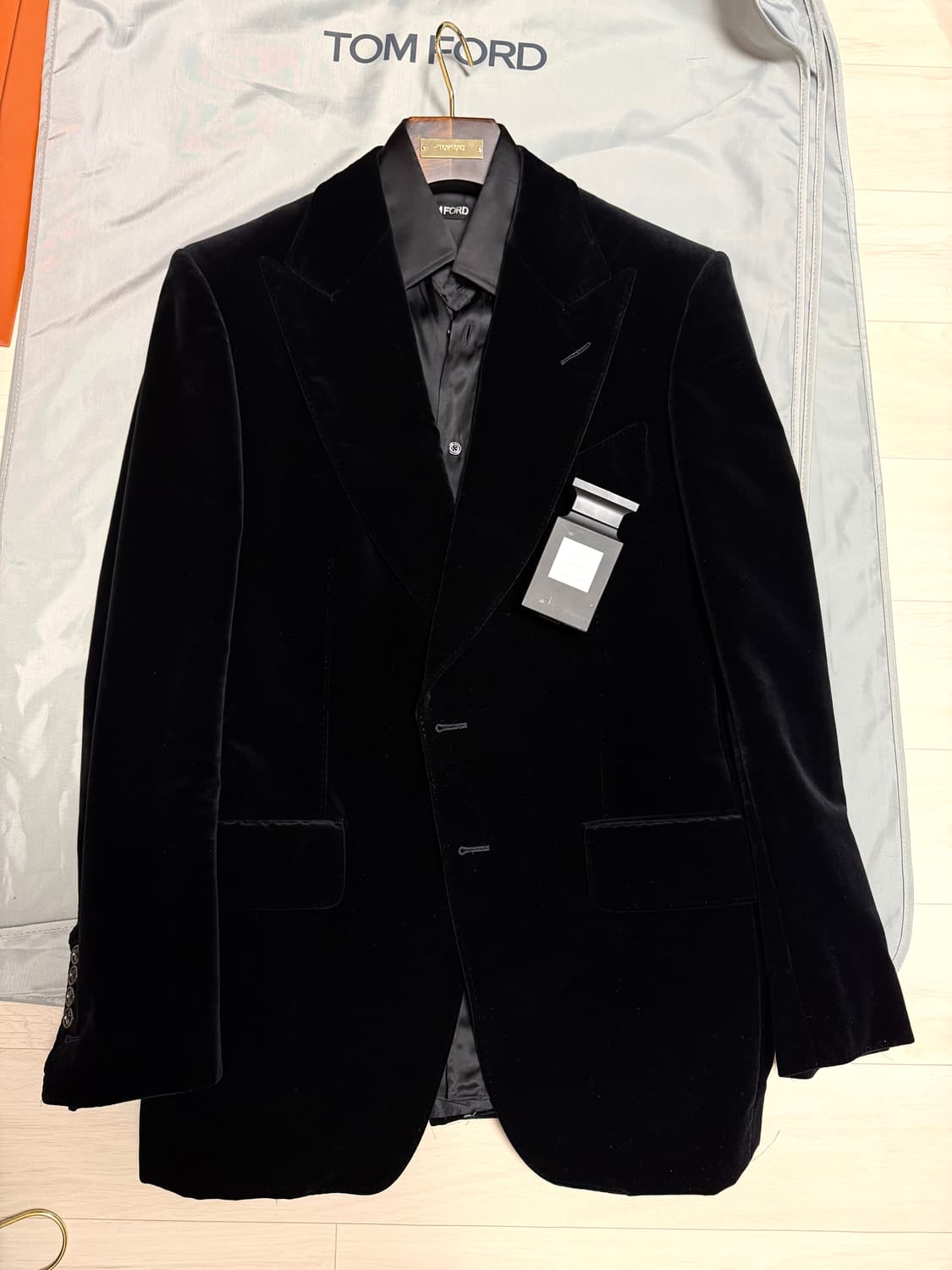 (새상품,강추👍)톰포드 아티쿠스 블랙 벨벳 블레이져 자켓 수트 상품이미지2