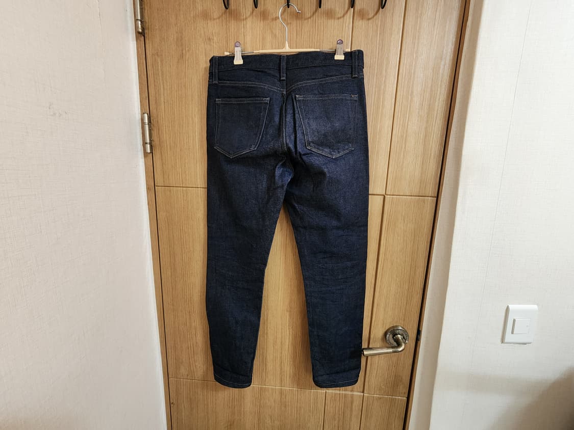 (29)유니클로 셀비지 데님 팬츠 상품이미지3